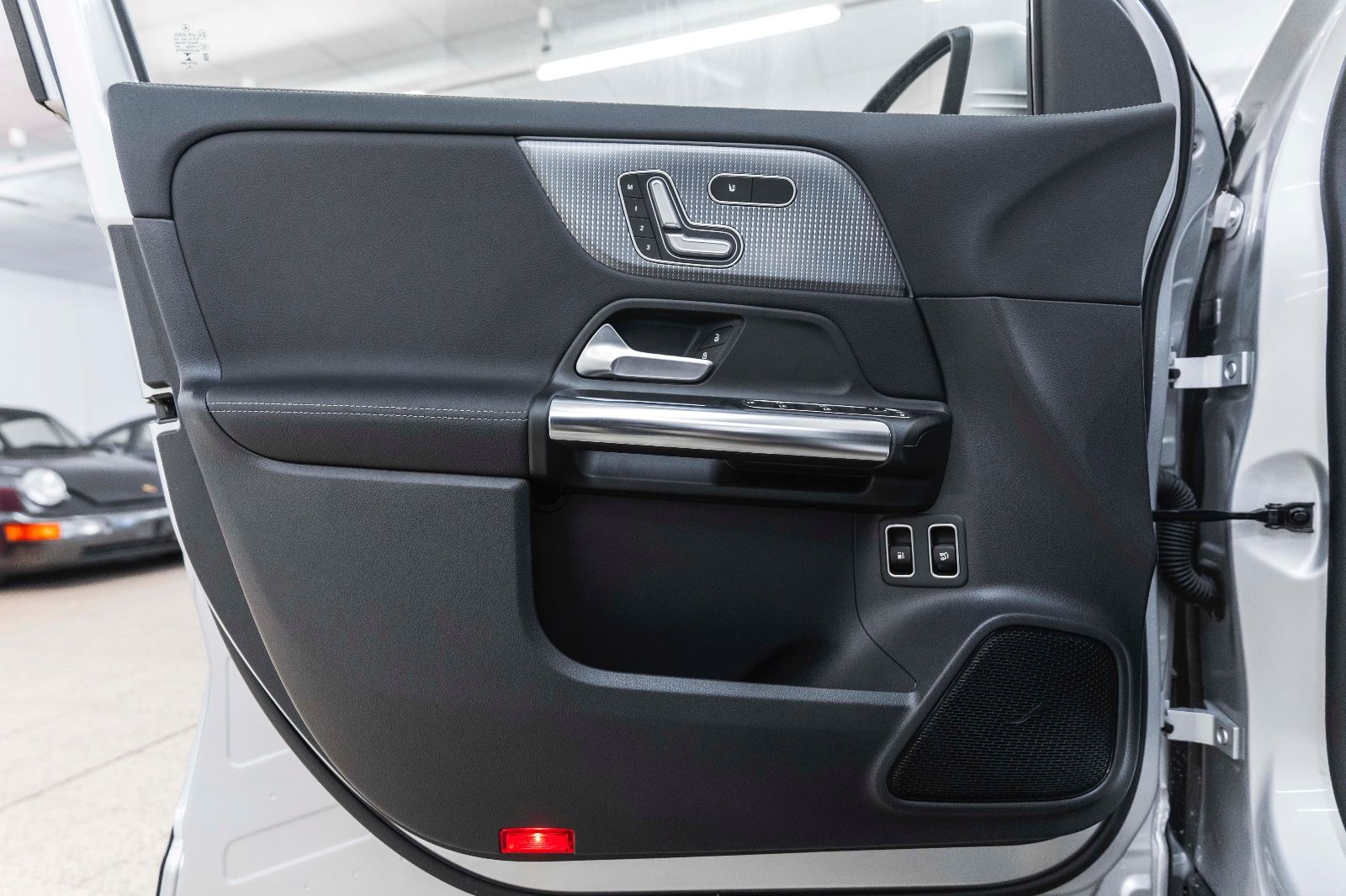 Fahrzeugabbildung Mercedes-Benz GLA 250e PLUG-IN ACC LED KAM TOTW KEYLESS GO NAV