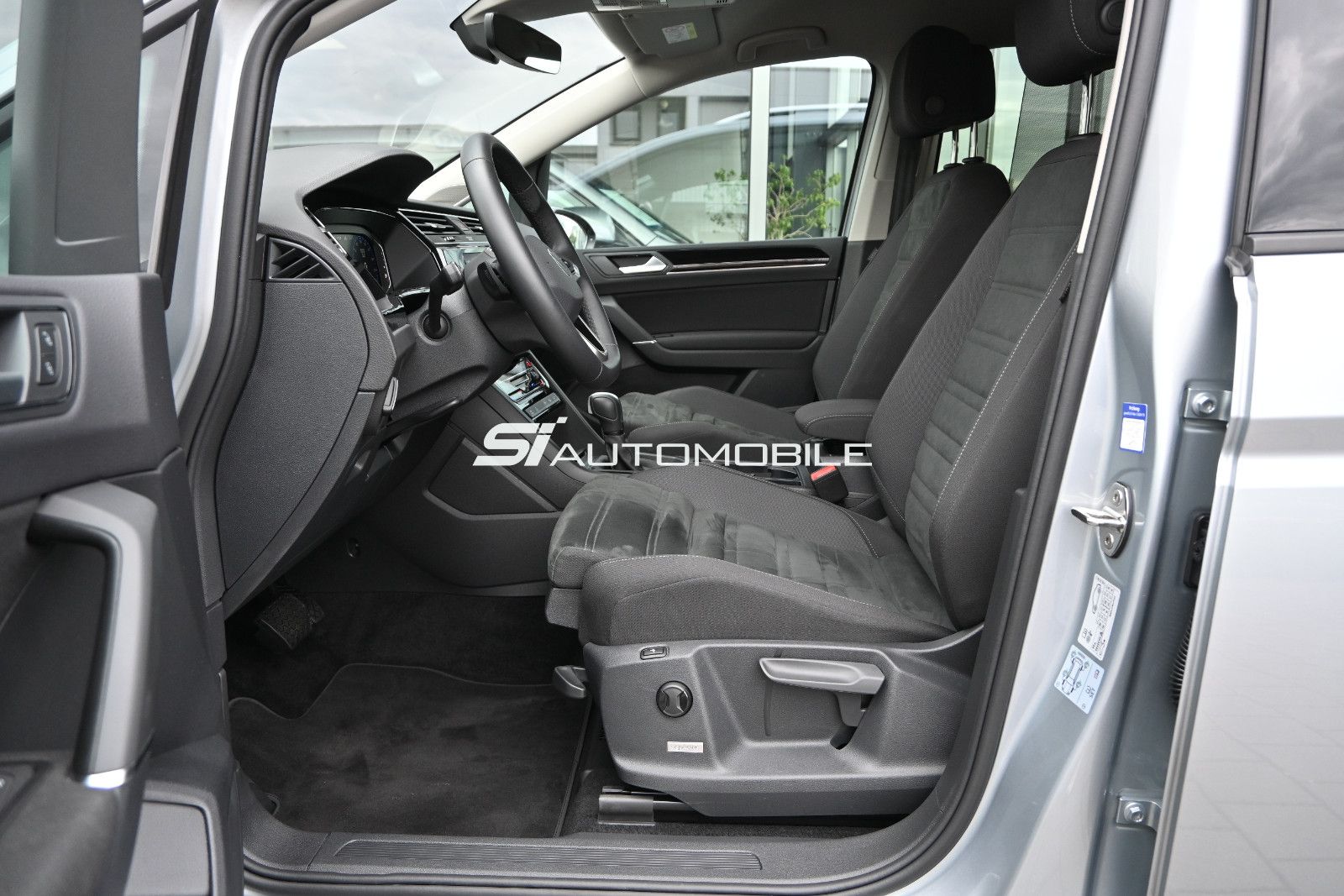 Fahrzeugabbildung Volkswagen Touran 1.5 TSI DSG °UVP 61.017€°ACC°AHK°STANDHEI