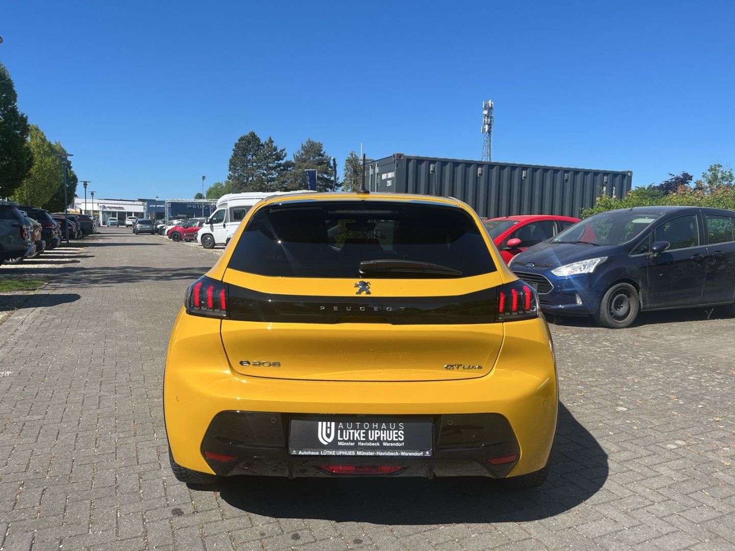 Fahrzeugabbildung Peugeot 208 GT-Line Elektro 136 Sportpaket Navi  CarPlay