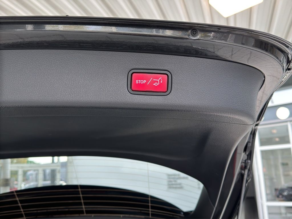 Fahrzeugabbildung Mercedes-Benz GLC 220 d 4MATIC Navi*Fernlichtass.*KeyLess*LED