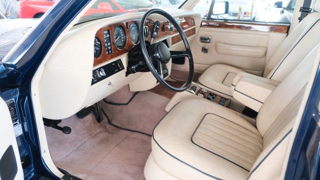 Fahrzeugabbildung Rolls-Royce Silver Spirit/Traumhafte Farbgebung/H-Zul.