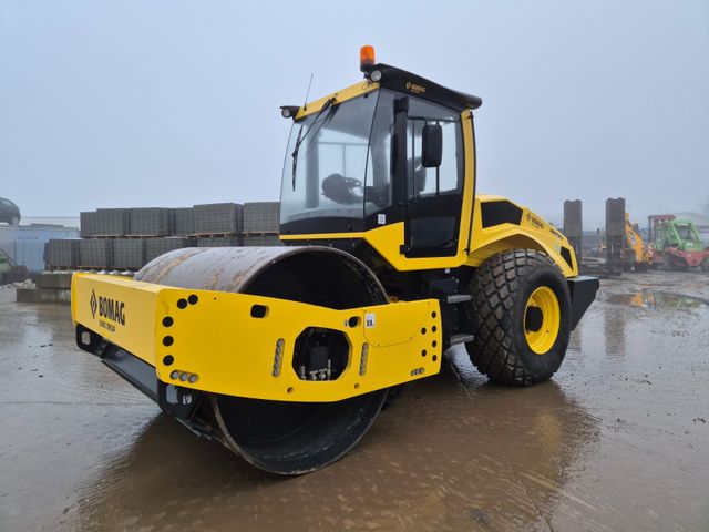 BOMAG BW 213 D - 5