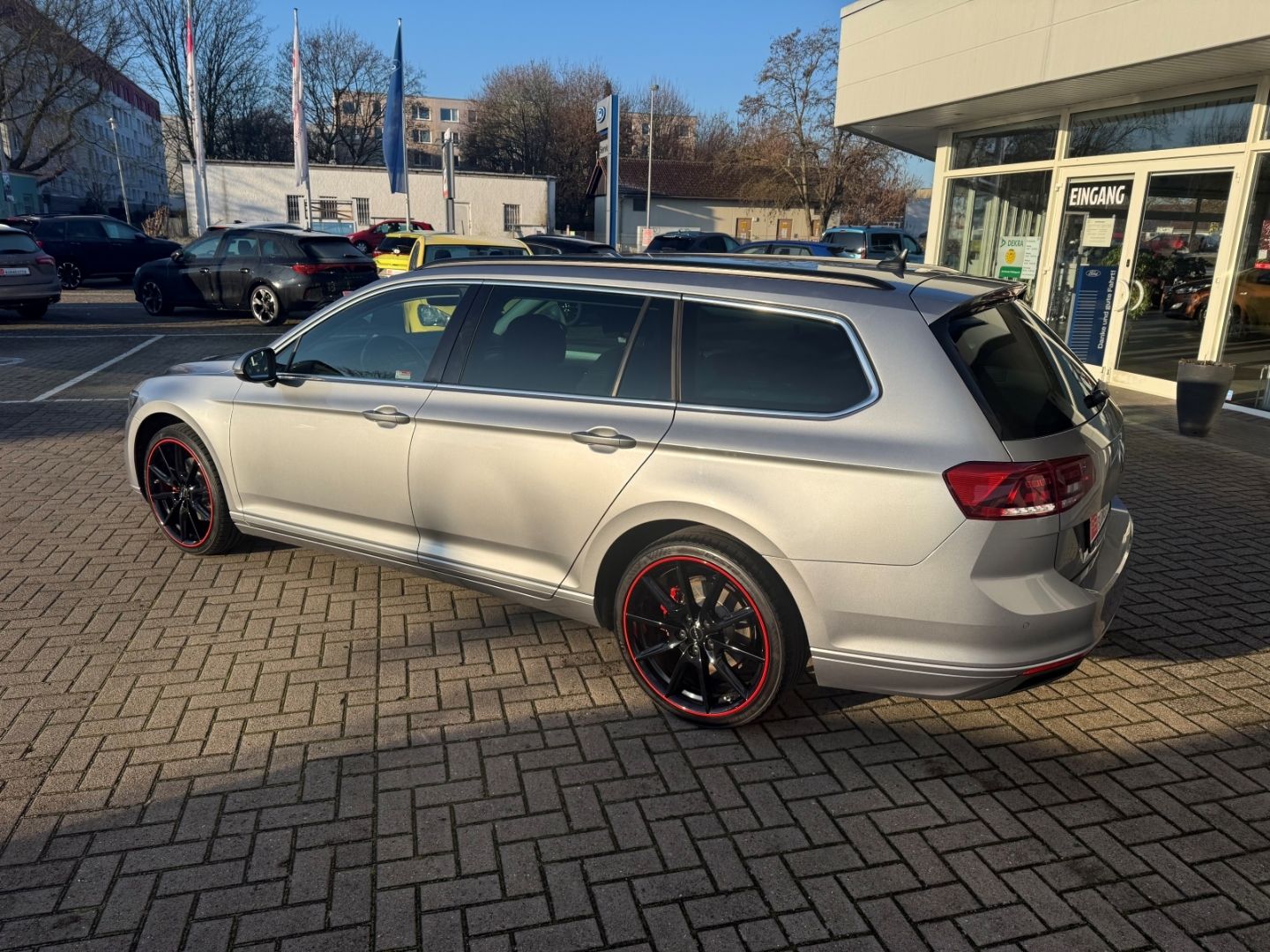 VW Passat Business AHK Navi LED ACC SHZ CarPlay And - Image 3