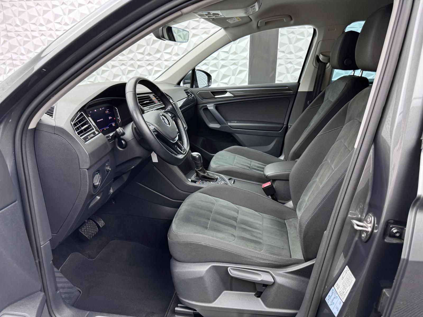 Fahrzeugabbildung Volkswagen 2.0 TSI IQ 4MOTION/HIGHLINE/ACC/VIRTUAL/HUD/RCAM