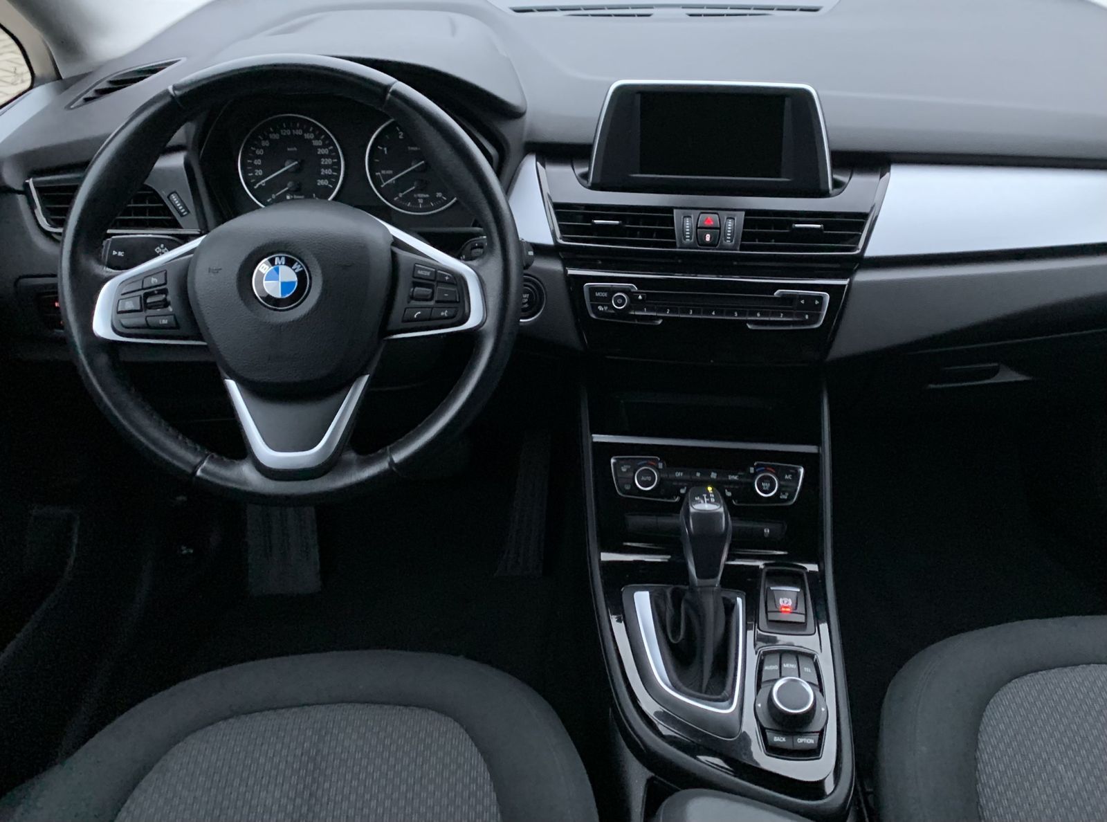 Fahrzeugabbildung BMW 220 Active Tourer Advantage*Navi*LED*AHK*Temp.*