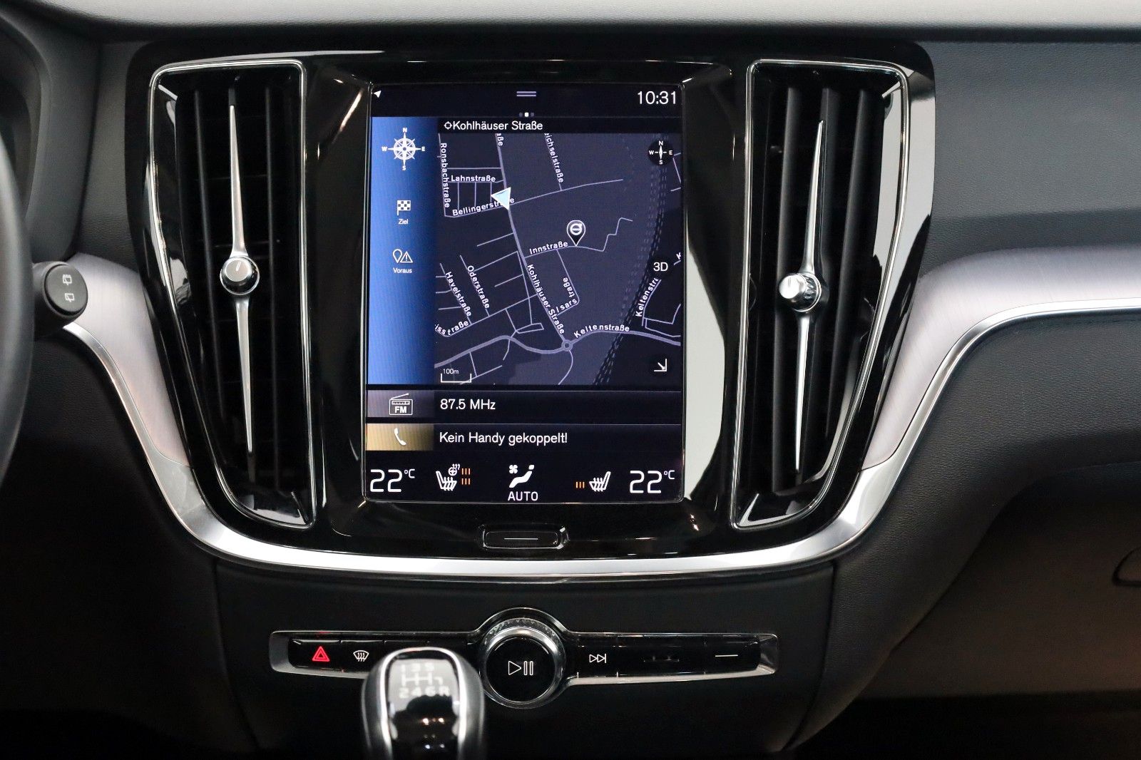Fahrzeugabbildung Volvo V60 Kombi Momentum Pro Leder,Navi,LED,Kamera,App
