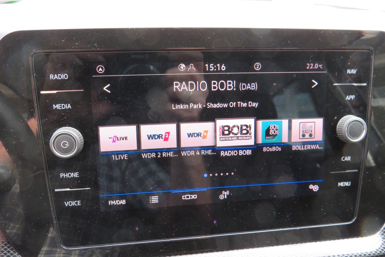 Fahrzeugabbildung Volkswagen T-Cross DSG ACC KAMERA NAVI SITZH LED APP GJ 1.H