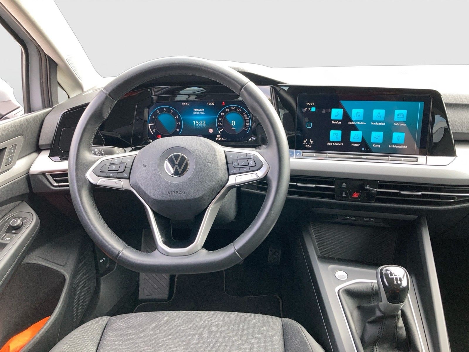 Fahrzeugabbildung Volkswagen Golf VIII Variant TSI Life LED Navi AID ACC PDC