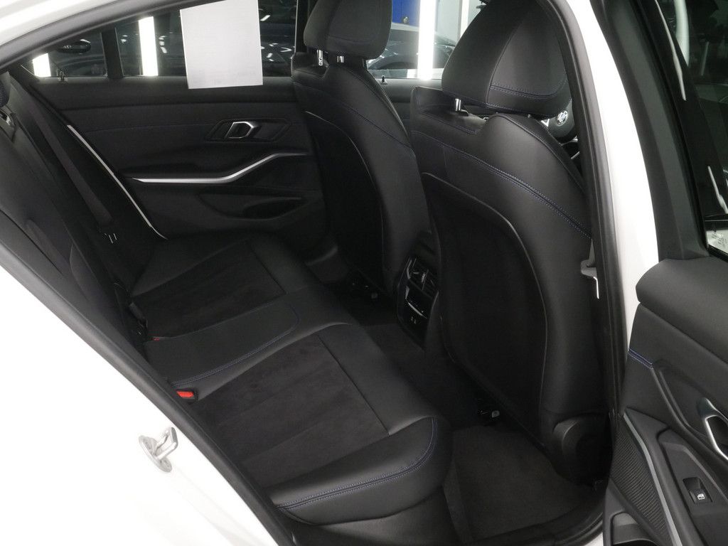 BMW 320 i xDrive M-Sport KAMERA NAVI AHK FACEL. LED foto 5