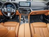 BMW 530e xDrive A M Sport HUD PANO ACC AHK RFK NAVI - BMW 530 Gebrauchtwagen in Freiburg