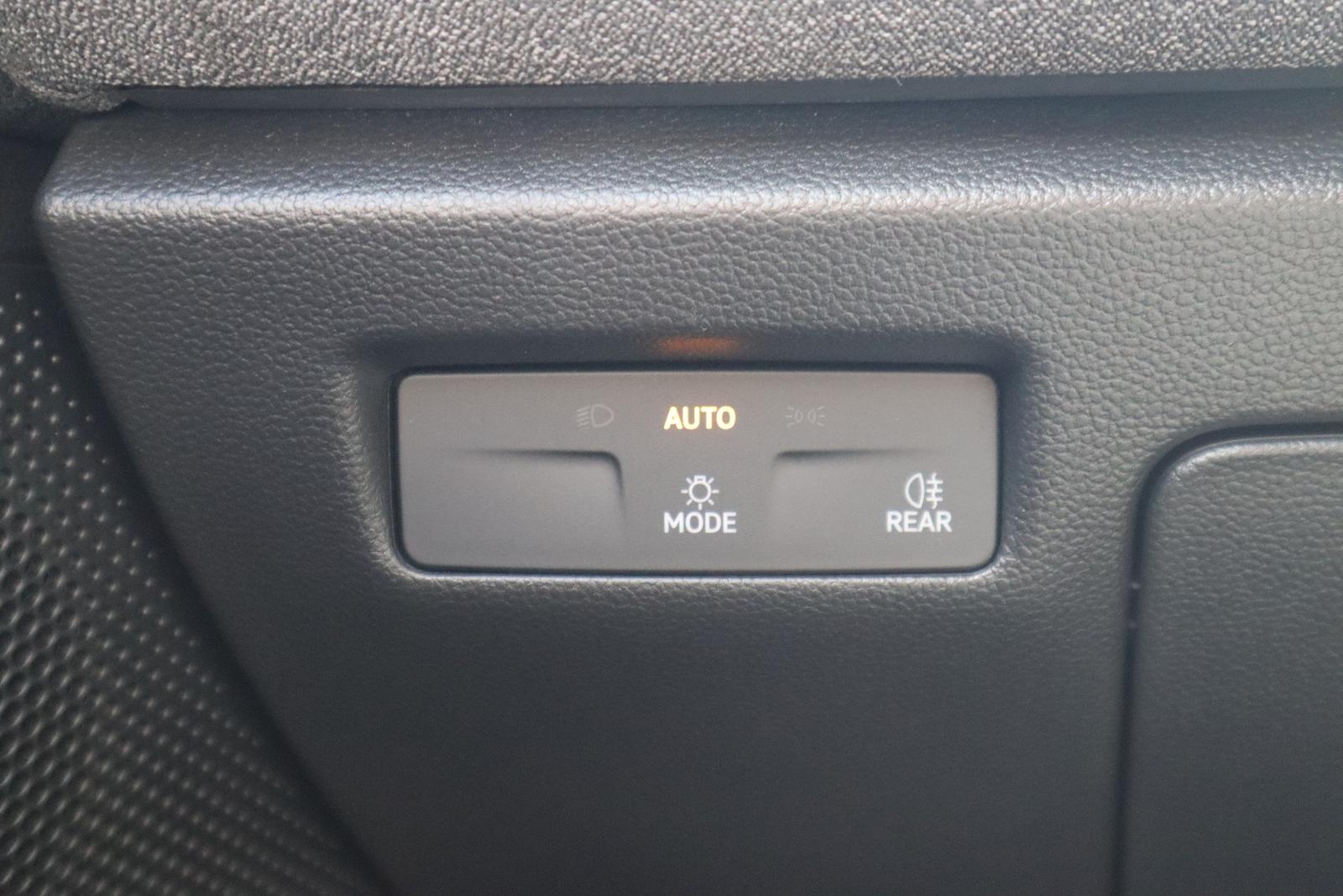 Volkswagen Passat 1.5 eTSI DSG LED ACC Sitzheizung, миниатюра 18