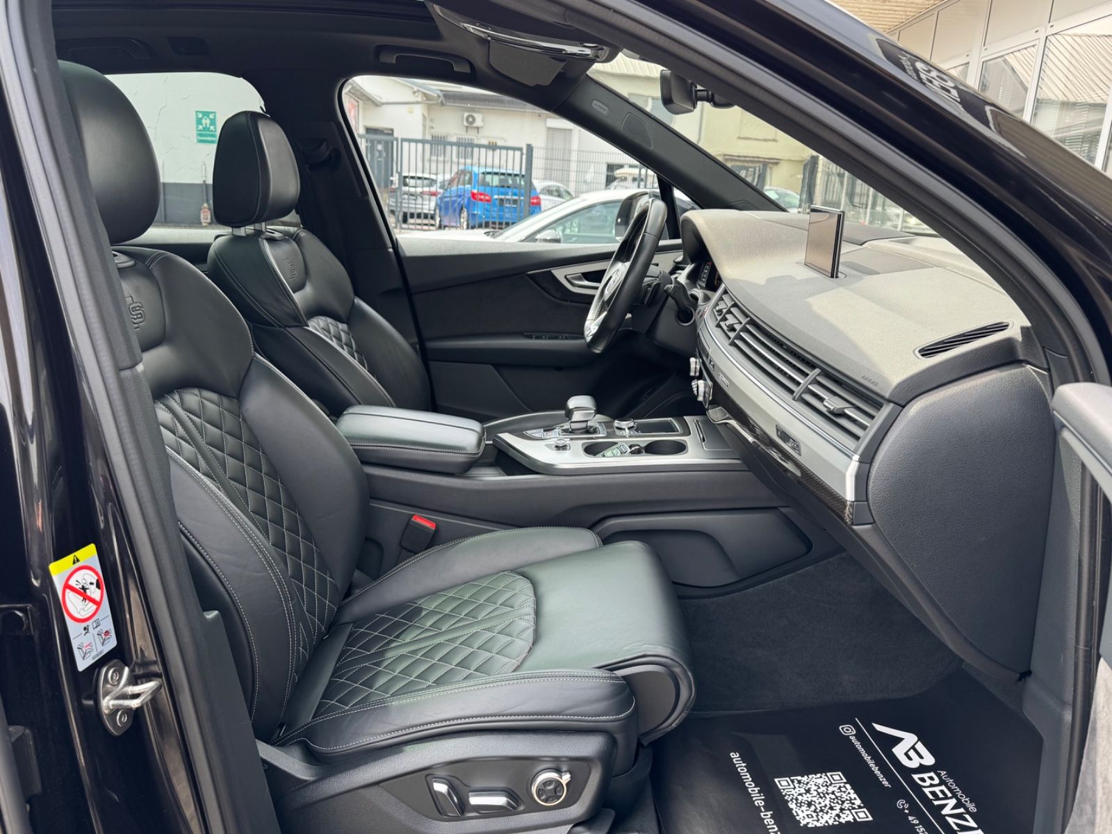 Fahrzeugabbildung Audi SQ7/RAUTEN-SITZE/PANO/AHK/360°Cam/Carbon/BOSE/