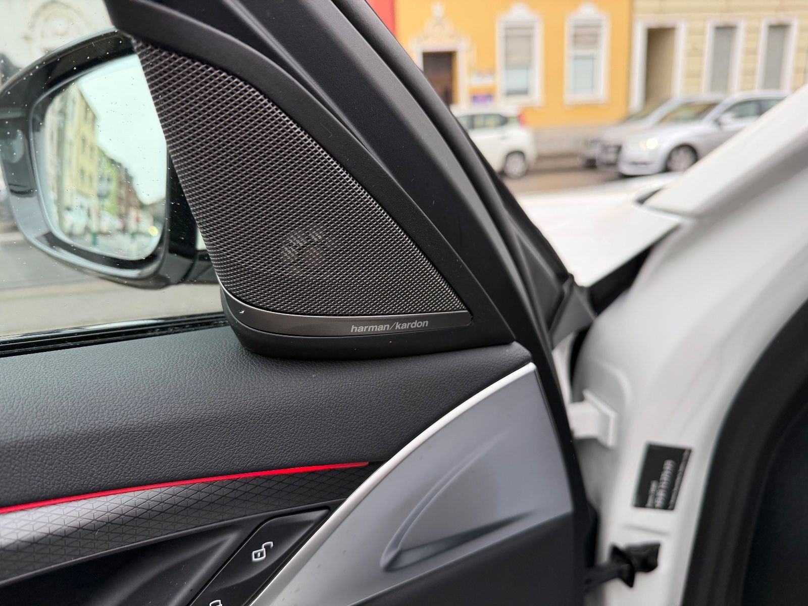 Fahrzeugabbildung BMW 520 i Touring M Sport H&K AHK LED KAMERA