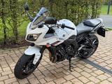 Yamaha FZ1 Fazer RN16 - YAMAHA WEIß R1