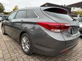 Hyundai i40 Space 1,6CRDi Kliaautomatik,Navi,Kamera,AHK - Hyundai i40 aus 2019