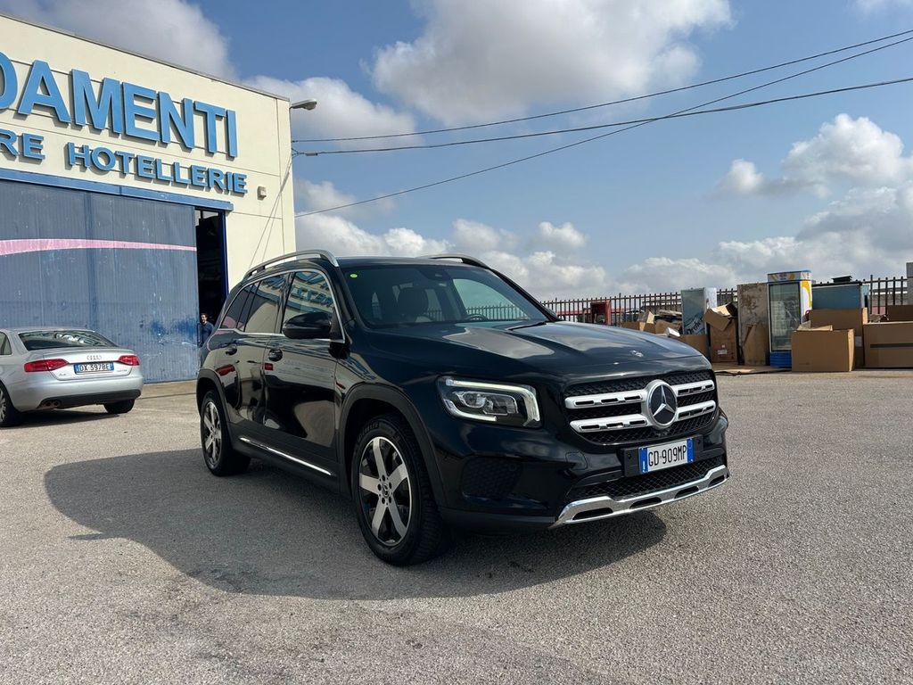 Image of Mercedes-Benz GLB 200