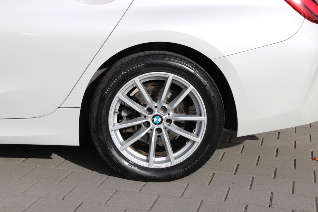 BMW 320d xDrive Touring AUT NAVI LED SHZ LIVE COCKPI