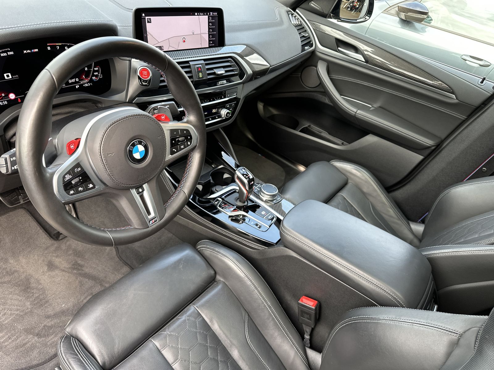 Fahrzeugabbildung BMW X4 M Competition NAV+LED+HEADUP+PANO+360°+21ZOLL