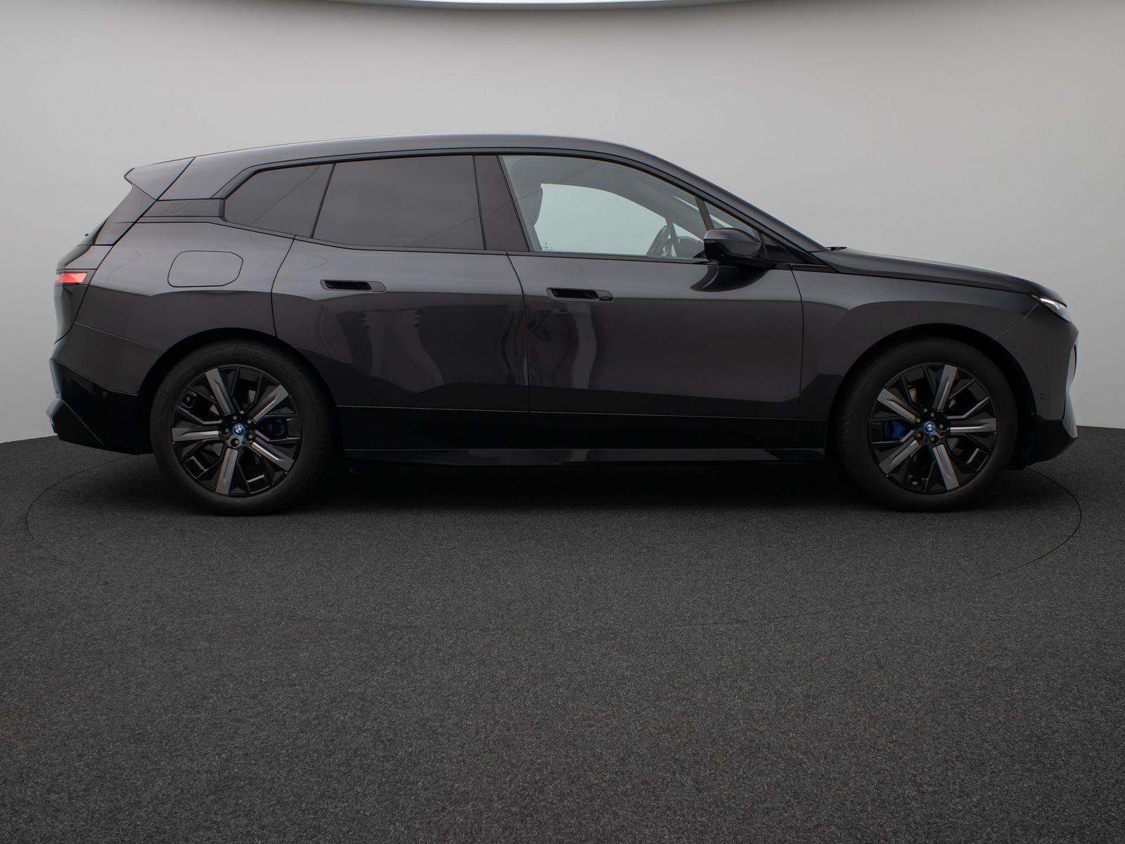 Fahrzeugabbildung BMW iX xD40 Sportpaket360°DAB H/K ACC AHK Komfort