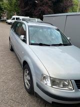 Volkswagen Hallo, ich verkaufe einen Vw Passat 1.9 TD... - Volkswagen Passat aus 2000: Kombi