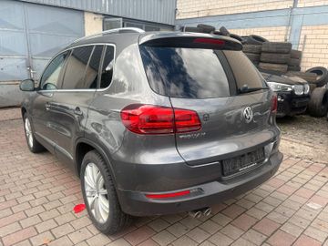 Volkswagen Tiguan - 4