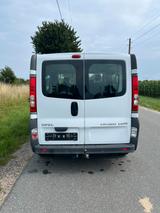Opel Vivaro 2.0 CDTI L1H1, AHK, 2 Schiebet., 9-Sitzer - gebrauchte Opel Vivaro aus dem Jahr 2011