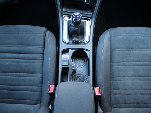 Touran 1.5 TSI Highline Navi*ACC*LED*