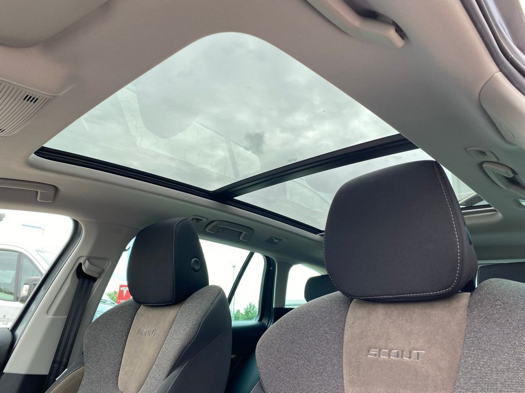 Fahrzeugabbildung SKODA Octavia Combi 2.0 TDI DSG 4x4 Scout
