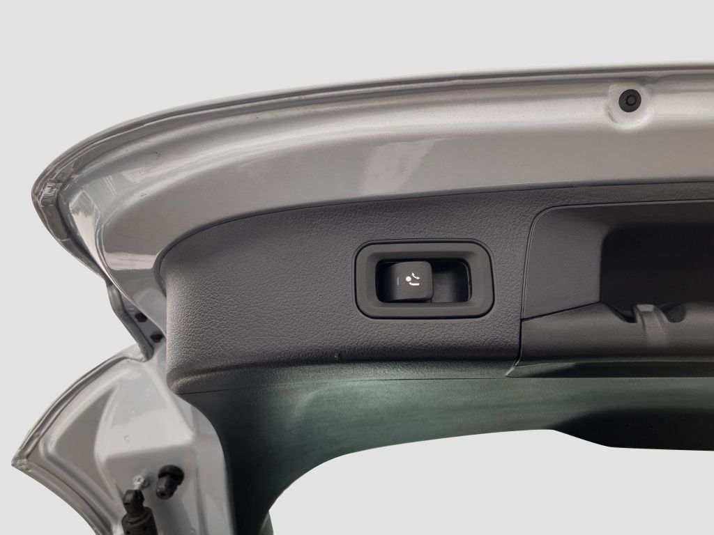 Fahrzeugabbildung Mercedes-Benz GLA 200 el. Heckklappe*LED*Kamera*AHK*PDC