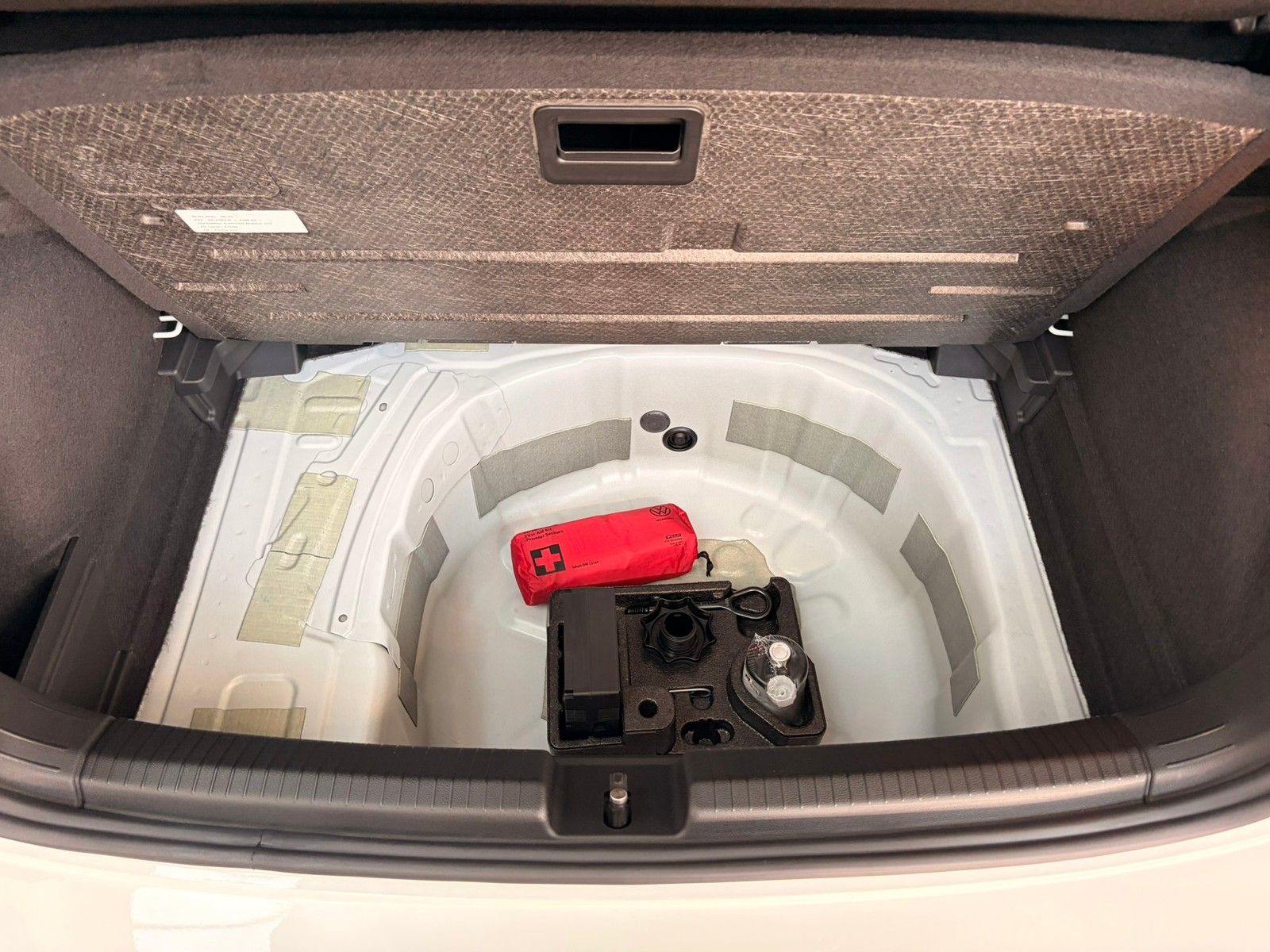 Fahrzeugabbildung Volkswagen Polo VI Style 1.0 TSI DSG +IQ Light +ACC +Kamera