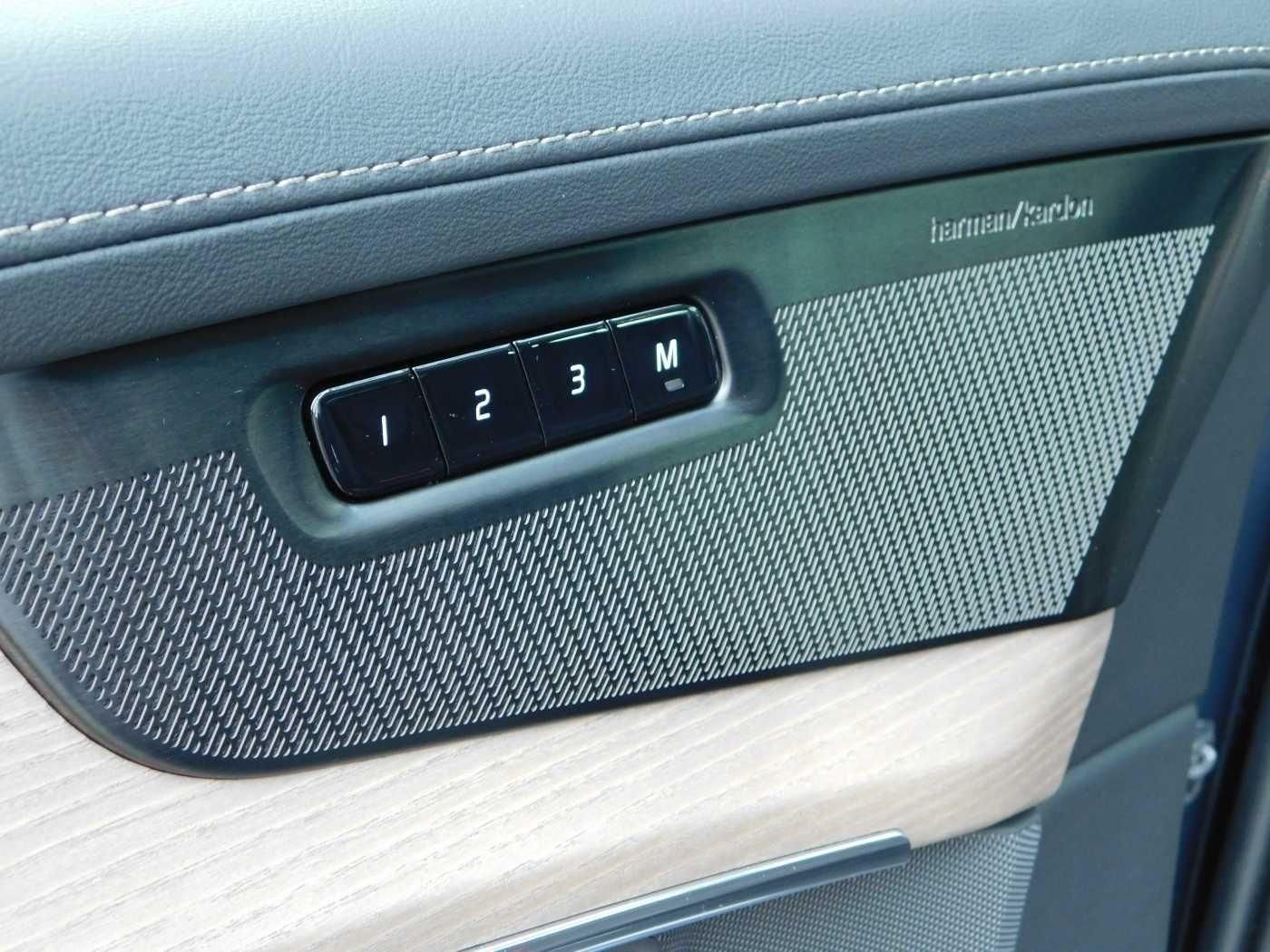 Fahrzeugabbildung Volvo XC90 T8 AWD Plug-in Hybrid Plus Bright