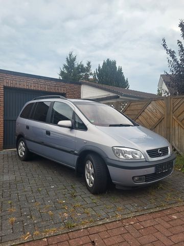 Opel Zafira 2.2 -