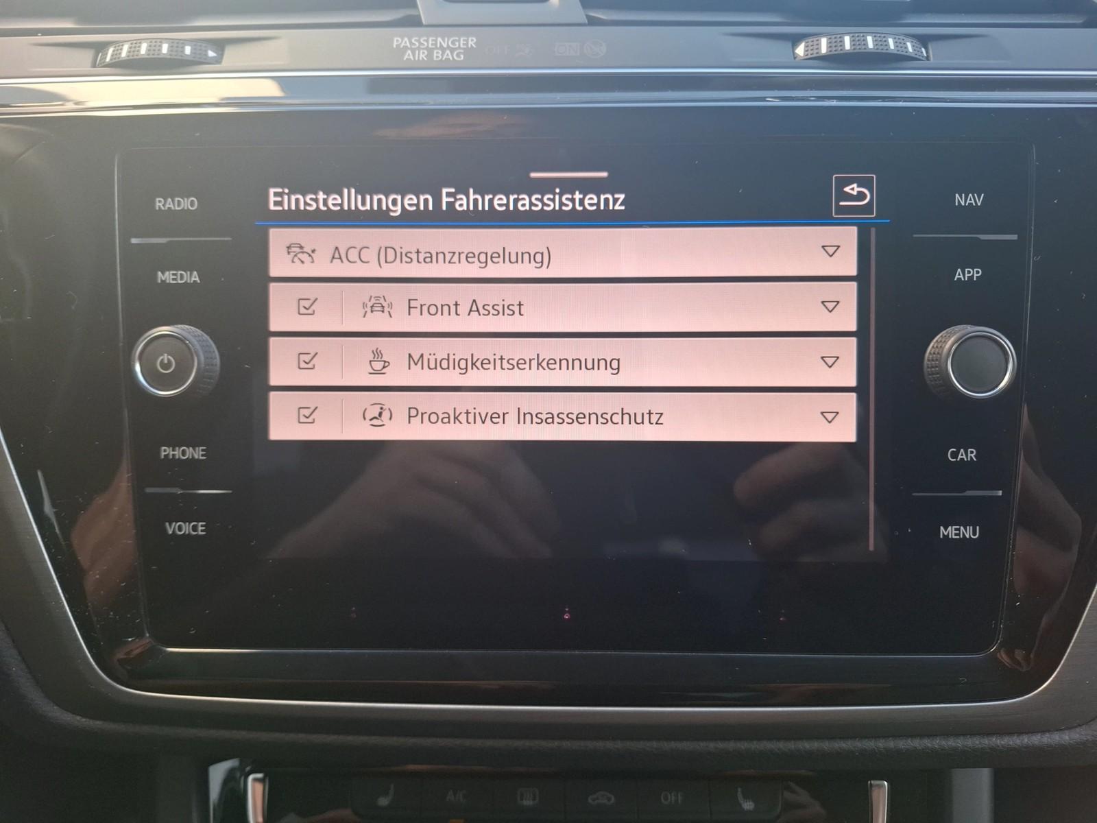 Volkswagen Touran TSI Comfortline LED AHK Navi ACC RFK SH, миниатюра 16