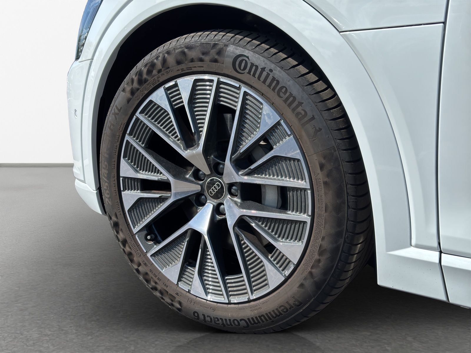 Audi Q8 e-tron - Bild 14