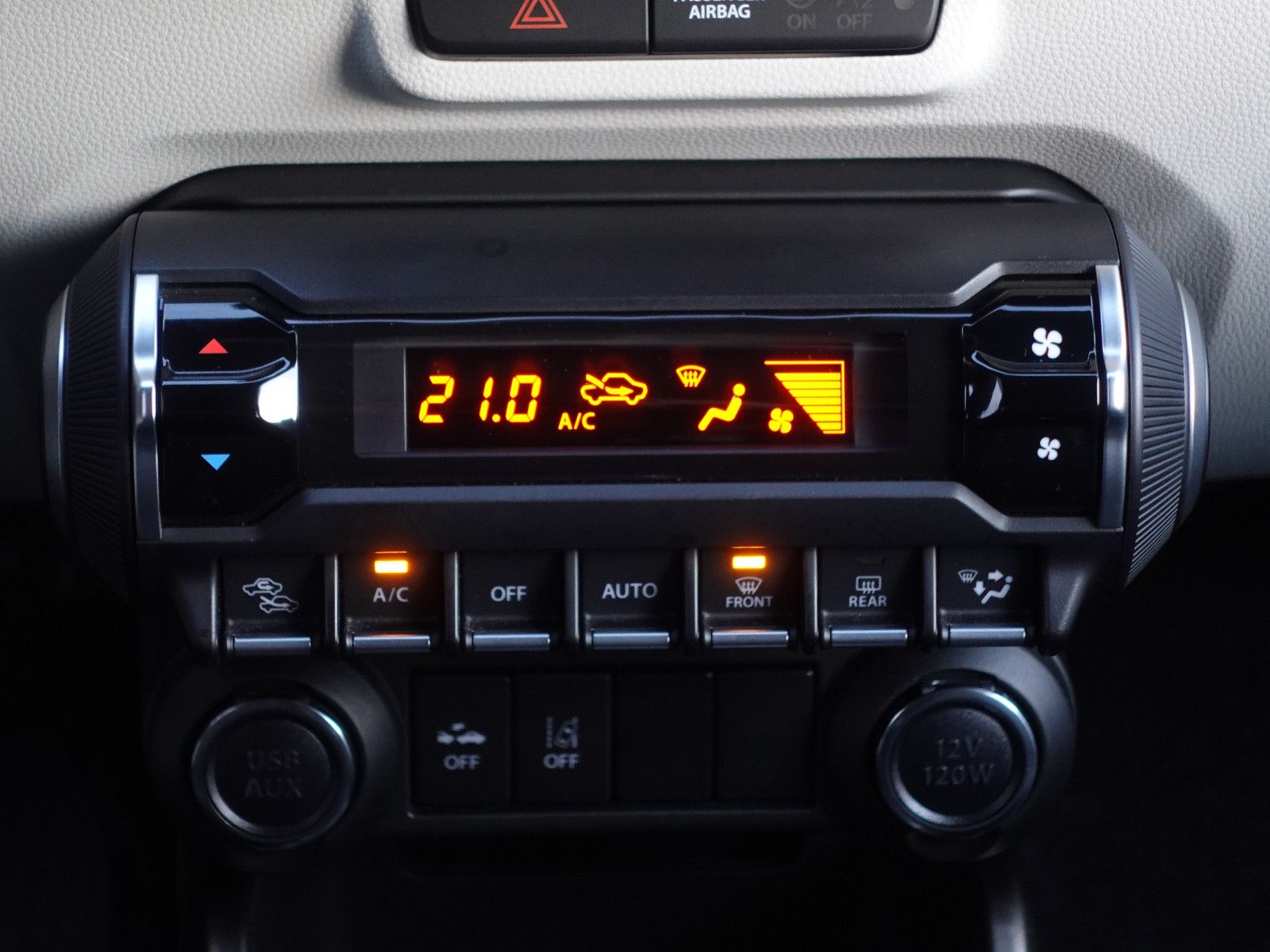 Fahrzeugabbildung Suzuki Ignis 1.2 DUALJET Comfort+ I. Hd RFK Navi App