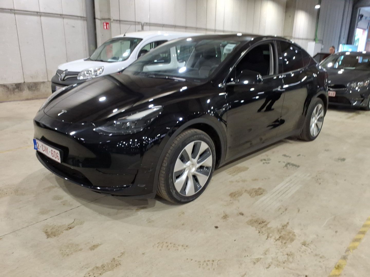 TESLA Model Y Standard RWD Plus 351pk 96% SoH AMD RYZE