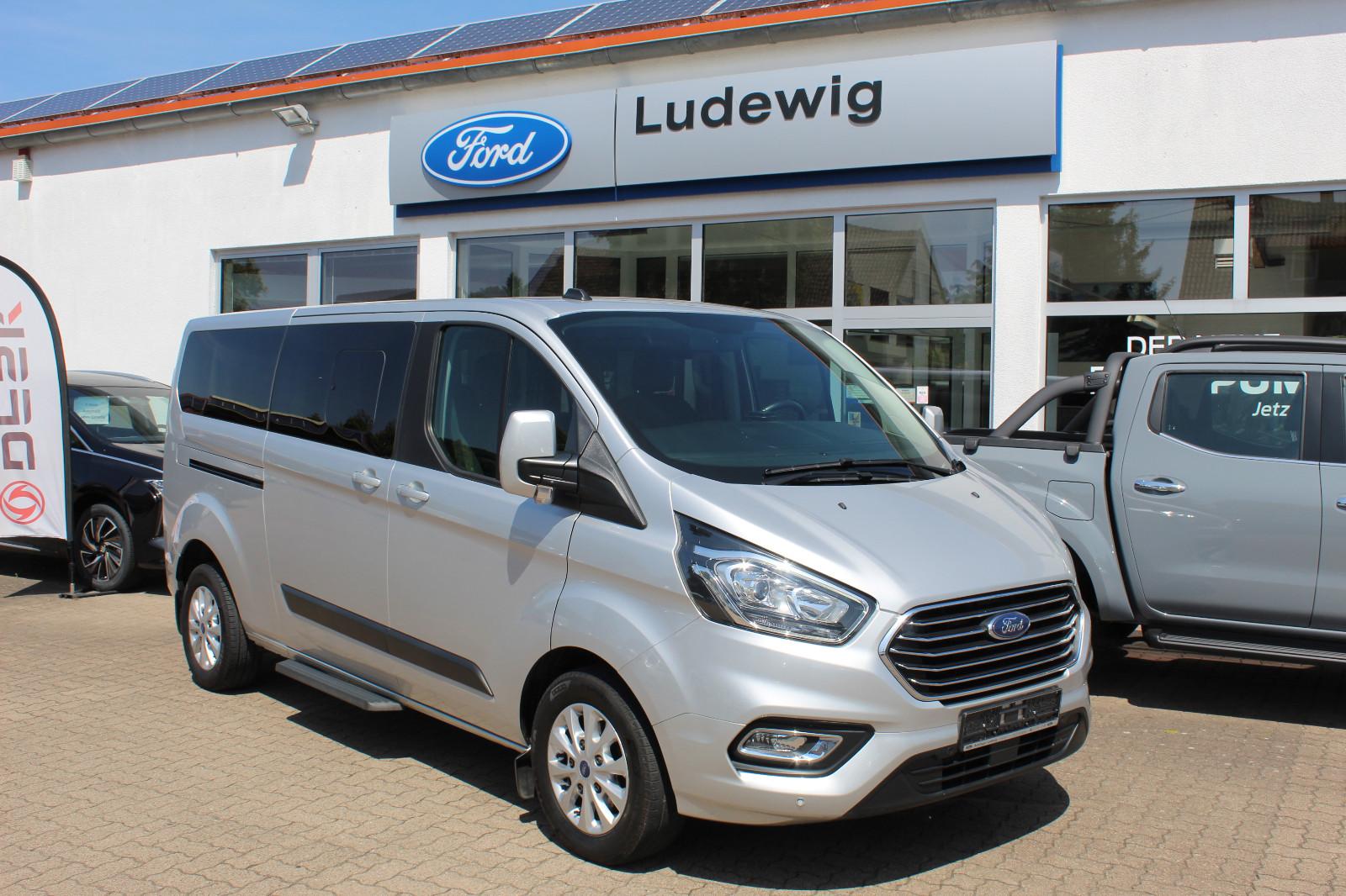 Ford Tourneo Custom Titanium Winterpaket L2 8 Sitzer