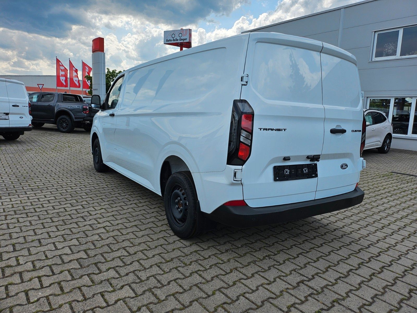 Fahrzeugabbildung Ford Transit Custom Kasten 300 L2 Trend FWD