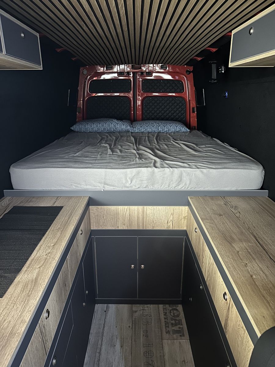 Fahrzeugabbildung Volkswagen Crafter 2.0 TDI Lang Hochdach CAMPER+KAM+AHK+2Hd