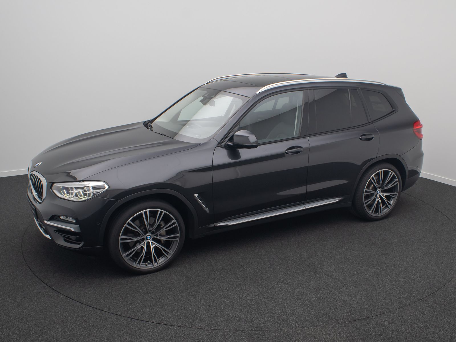 Fahrzeugabbildung BMW X3 xD30i Luxury Line AHK Panorama HUD DAB 21Zoll