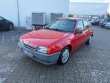 Opel Kadett E2 1.6i - Opel Kadett mit Benzin-Antrieb: Limousine, 1.2