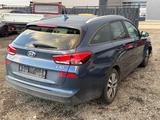 Hyundai i30 cw Select 1.4/EURO6/KLIMA/PDC/SPURHALTE/ - Hyundai i30 Unfallwagen