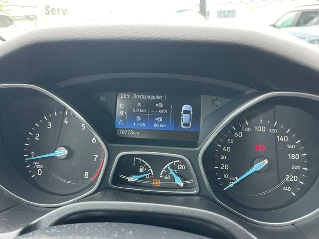 Fahrzeugabbildung Ford Focus Turnier Business Allwetter Sitzheizung