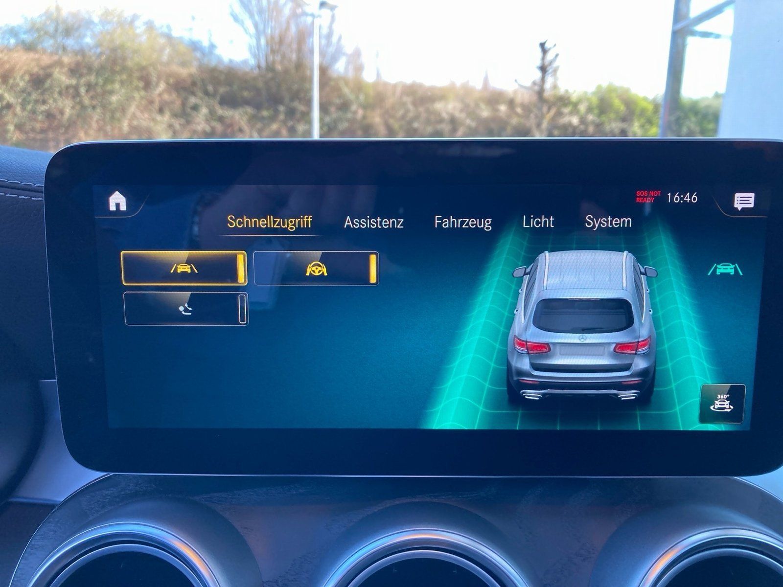 Fahrzeugabbildung Mercedes-Benz GLC 300 de AMG 4M*Pano*AHK*Burmester*360°*Distro