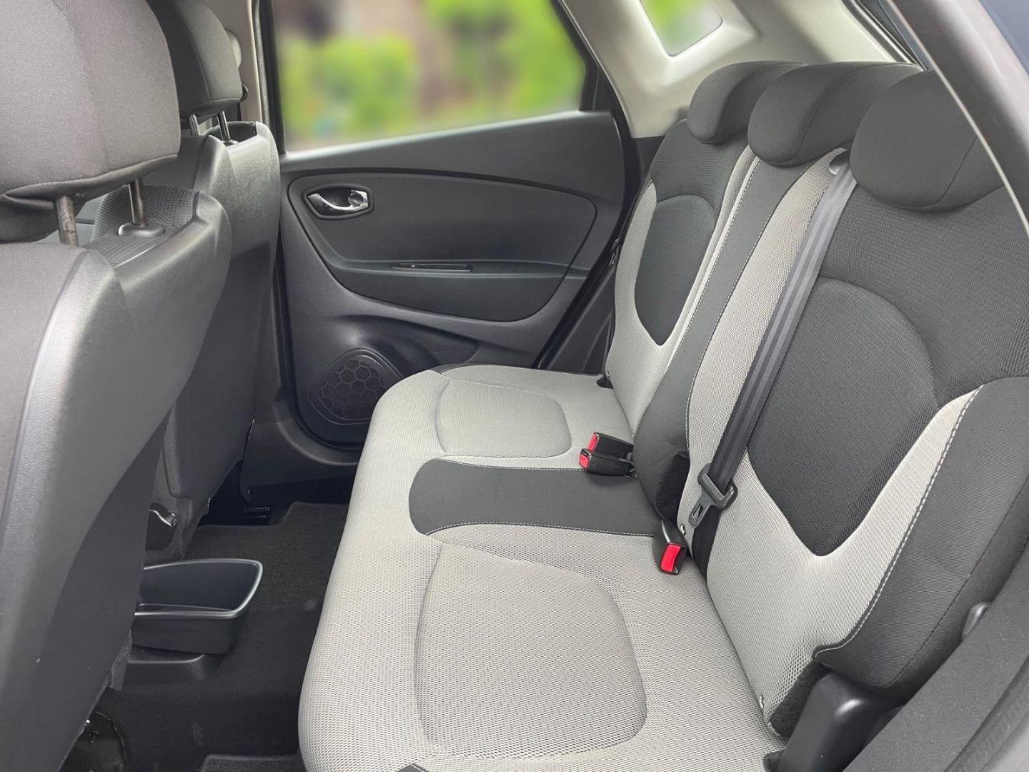 Fahrzeugabbildung Renault Captur 1.5 dCi Experience Tempomat Parksensoren