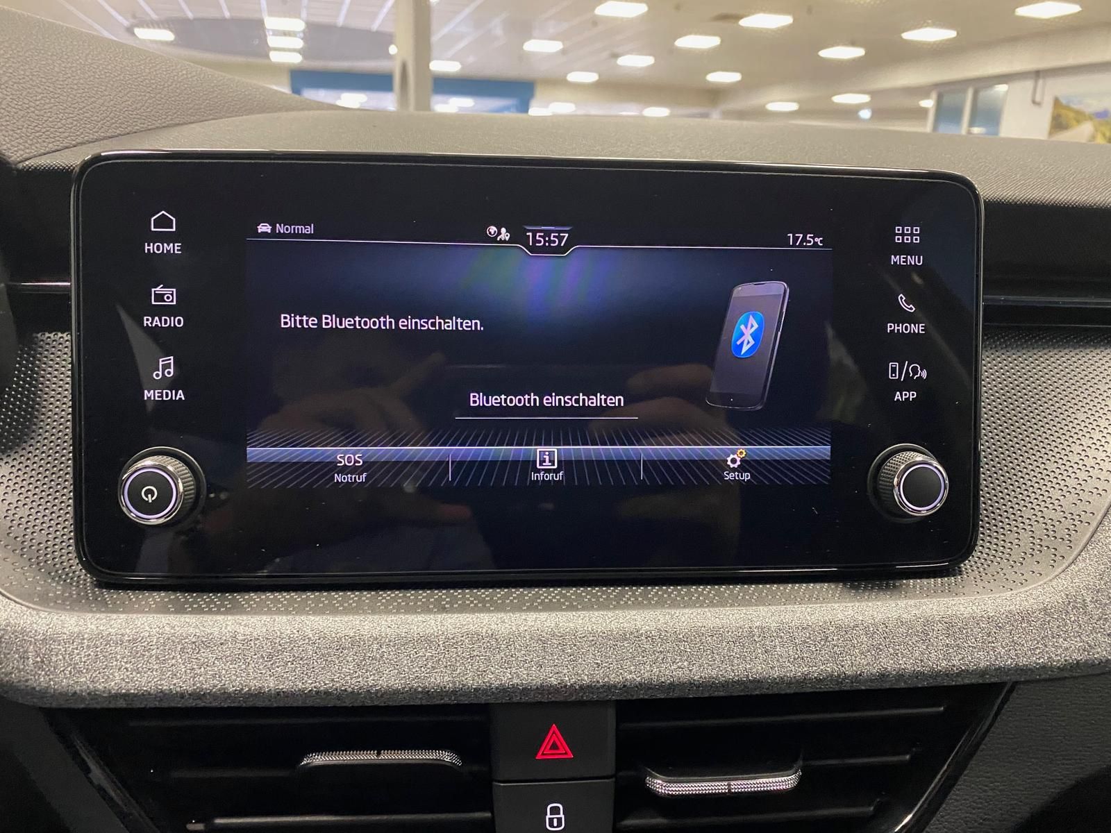 Fahrzeugabbildung SKODA Kamiq 1.0 TSI Selection AHK+APP+KLIMA+RFK+PDC+SI