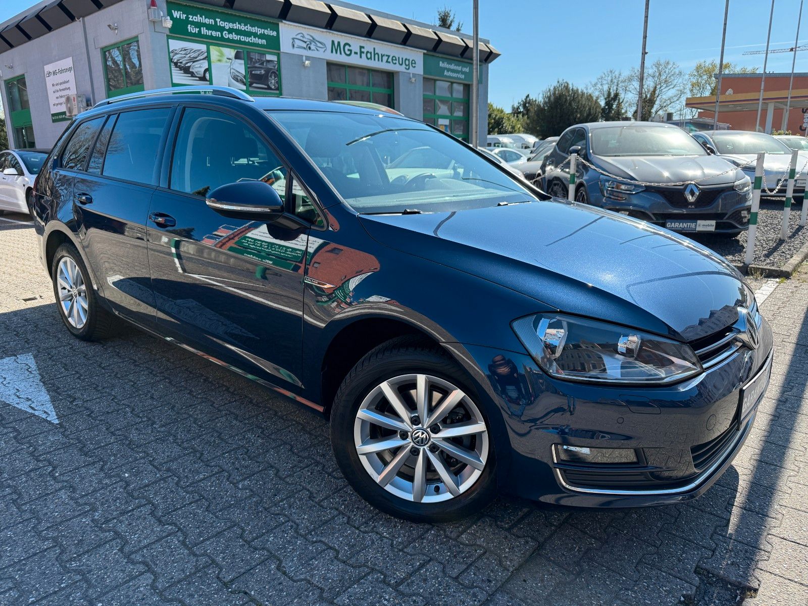 Fahrzeugabbildung Volkswagen Golf VII Variant Lounge BMT AUTOMATIK NAVI