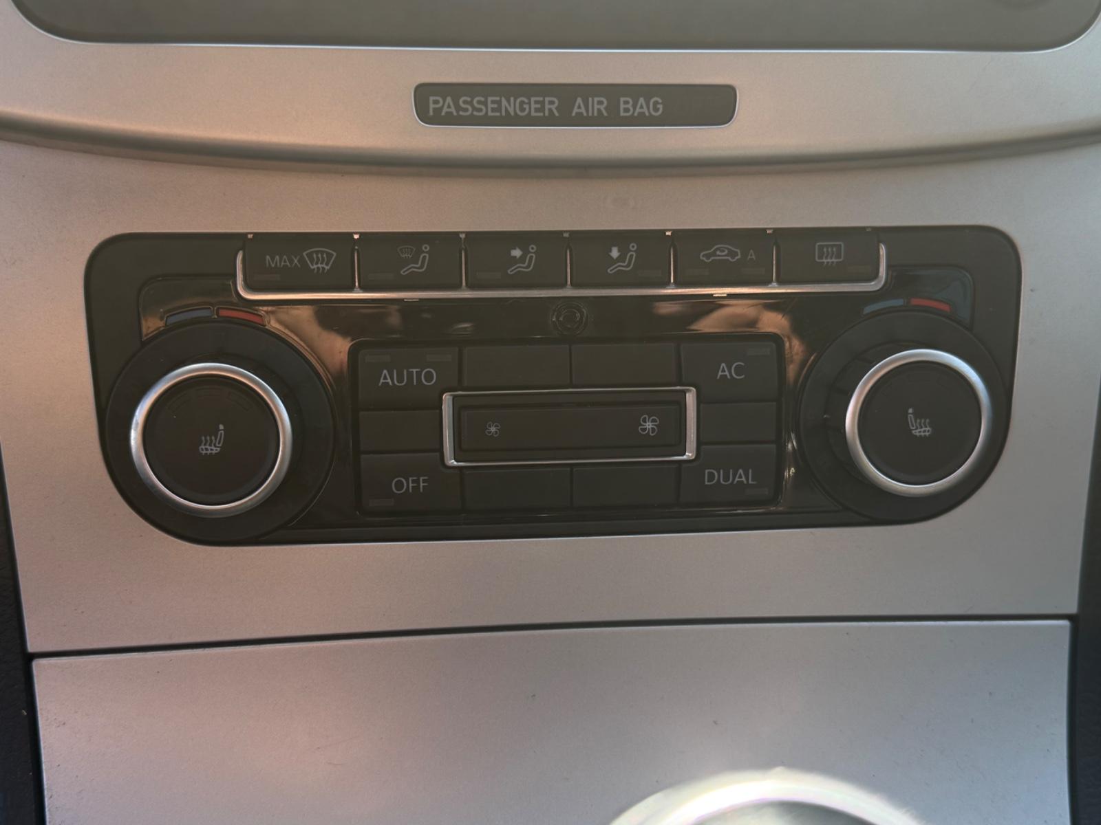 Volkswagen Passat 2010 — photo 12