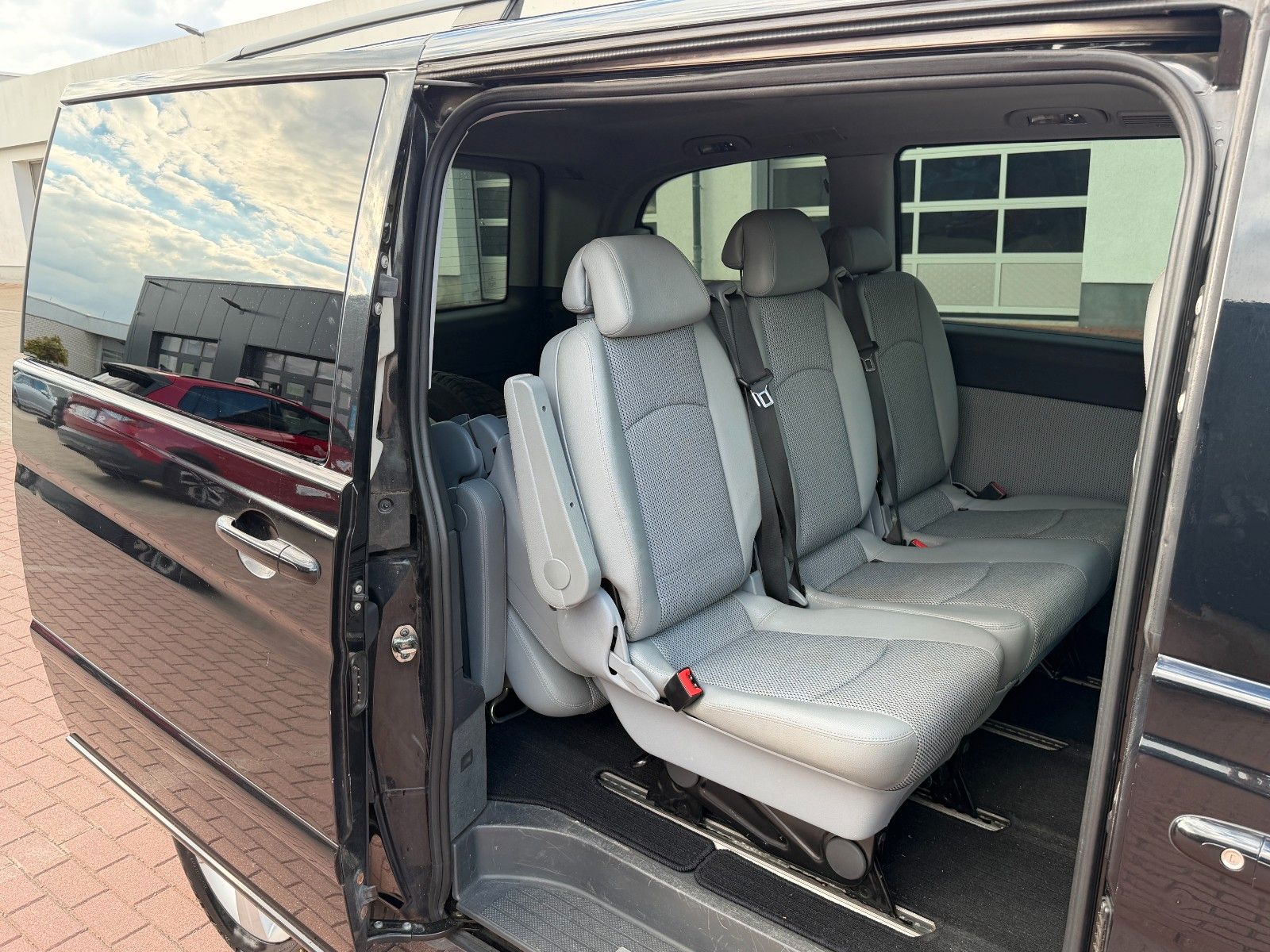 Fahrzeugabbildung Mercedes-Benz Viano 2.2 CDI Trend *Navi*Sitzhzg*7-Si*AHK*PDC*