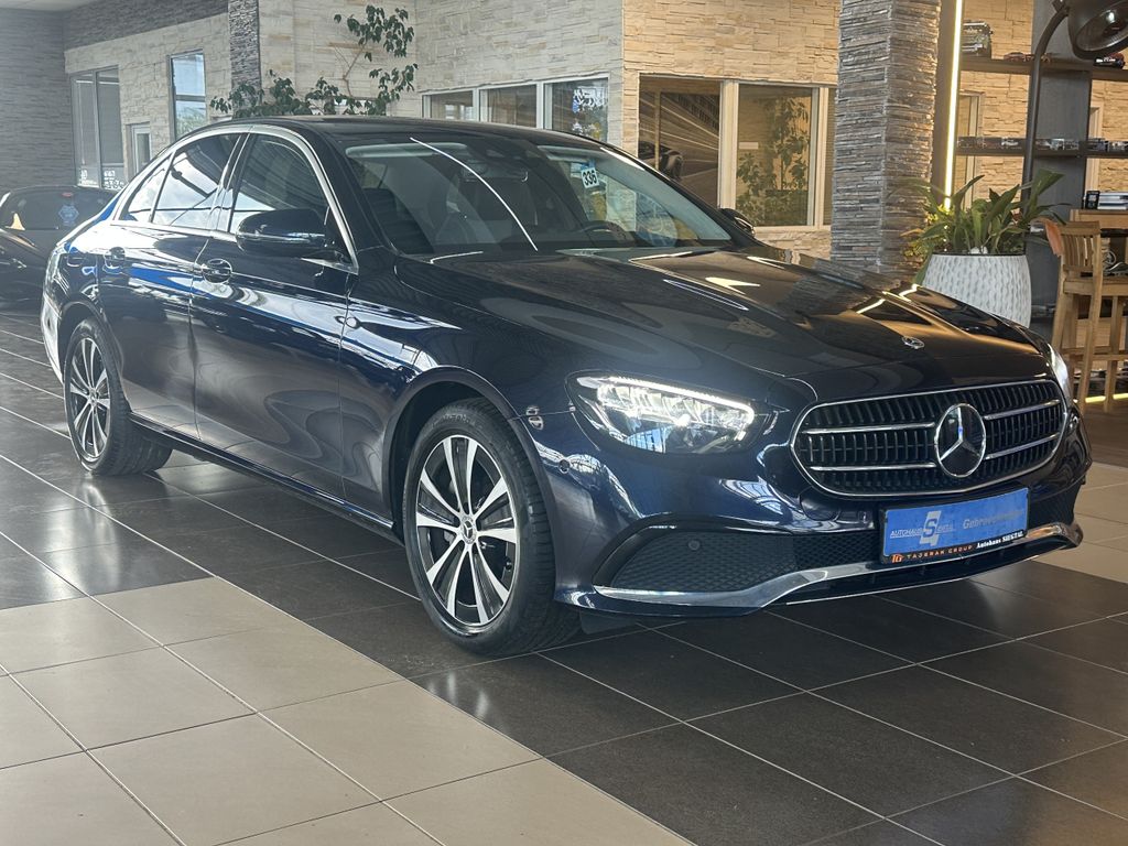 Image of Mercedes-Benz E 300